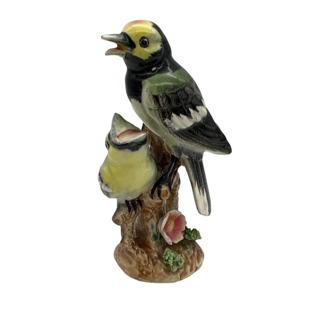 Warbler Figurine Mother Feeding Baby 58/504 Ceramic Porcelain 5.25" Vintage